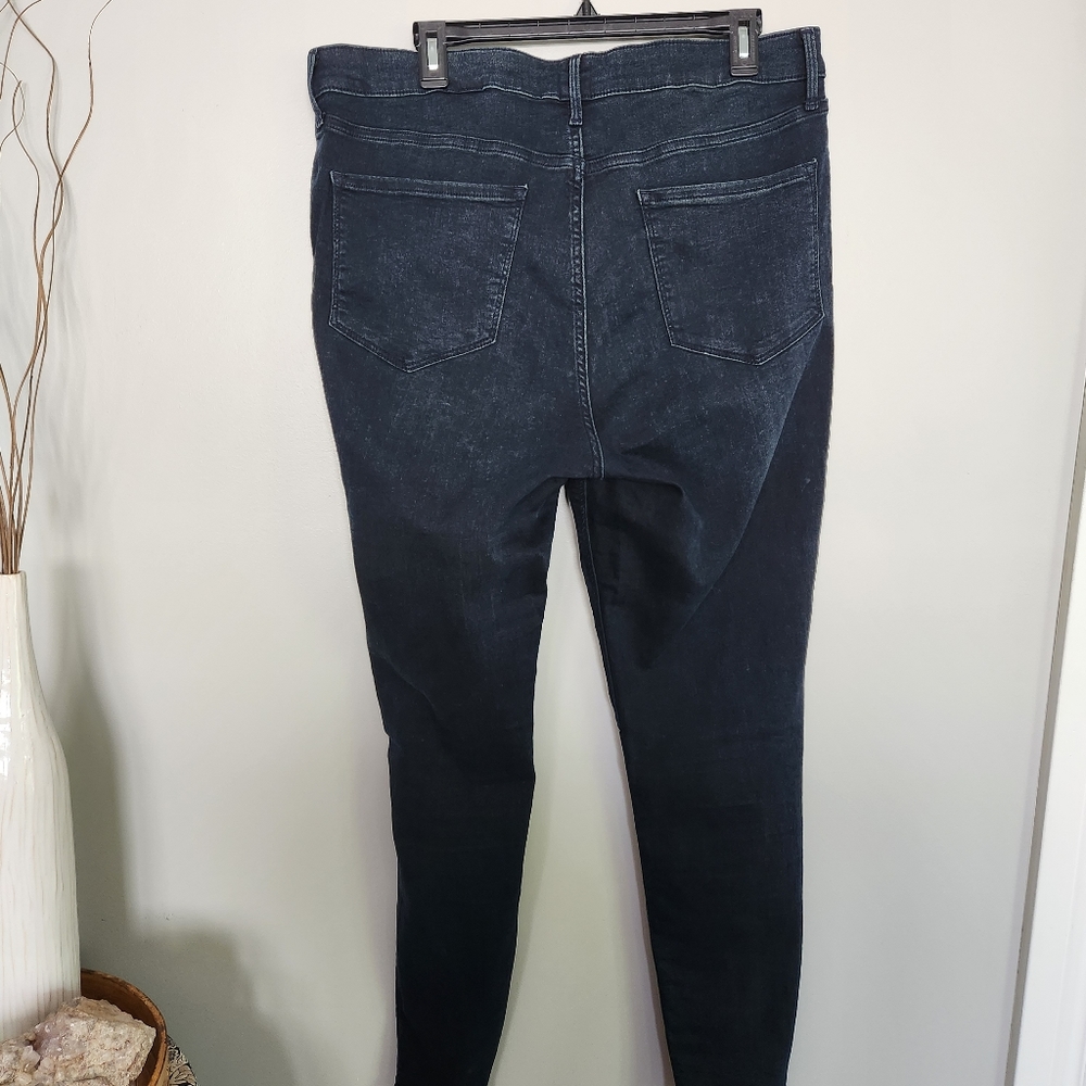 Old Navy High Rise Rockstar Jeans PLUS - Picture 9 of 12